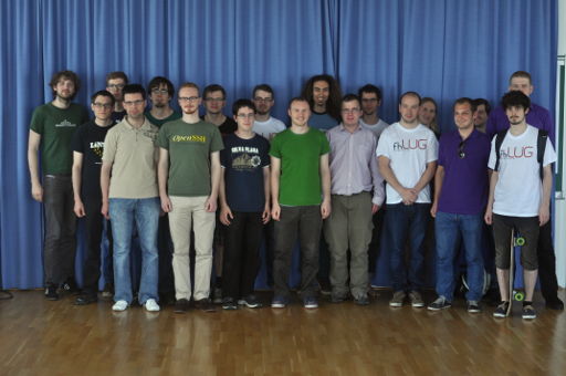 Gruppenfoto der fotowilligen TeilnehmerInnen der Linuxwochen Linz